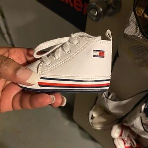 Tommy hill figure baby shoes